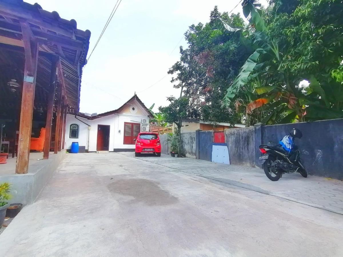 Reddoorz Syariah @ Ndalem Kembang Sore Yogyakarta Exteriör bild