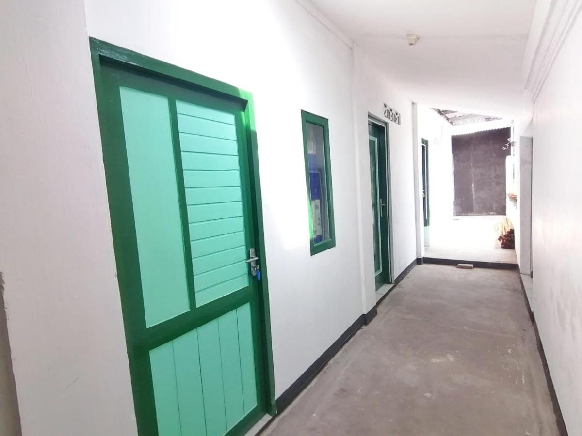 Reddoorz Syariah @ Ndalem Kembang Sore Yogyakarta Exteriör bild