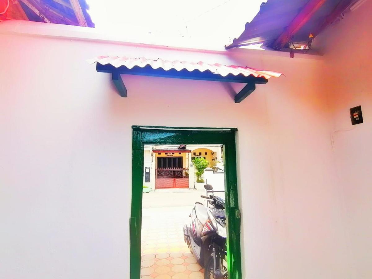 Reddoorz Syariah @ Ndalem Kembang Sore Yogyakarta Exteriör bild