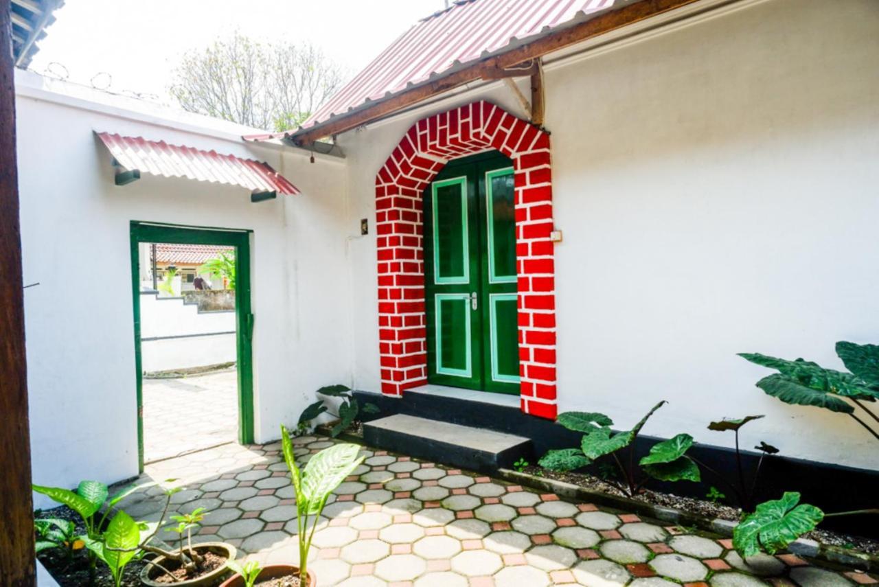 Reddoorz Syariah @ Ndalem Kembang Sore Yogyakarta Exteriör bild