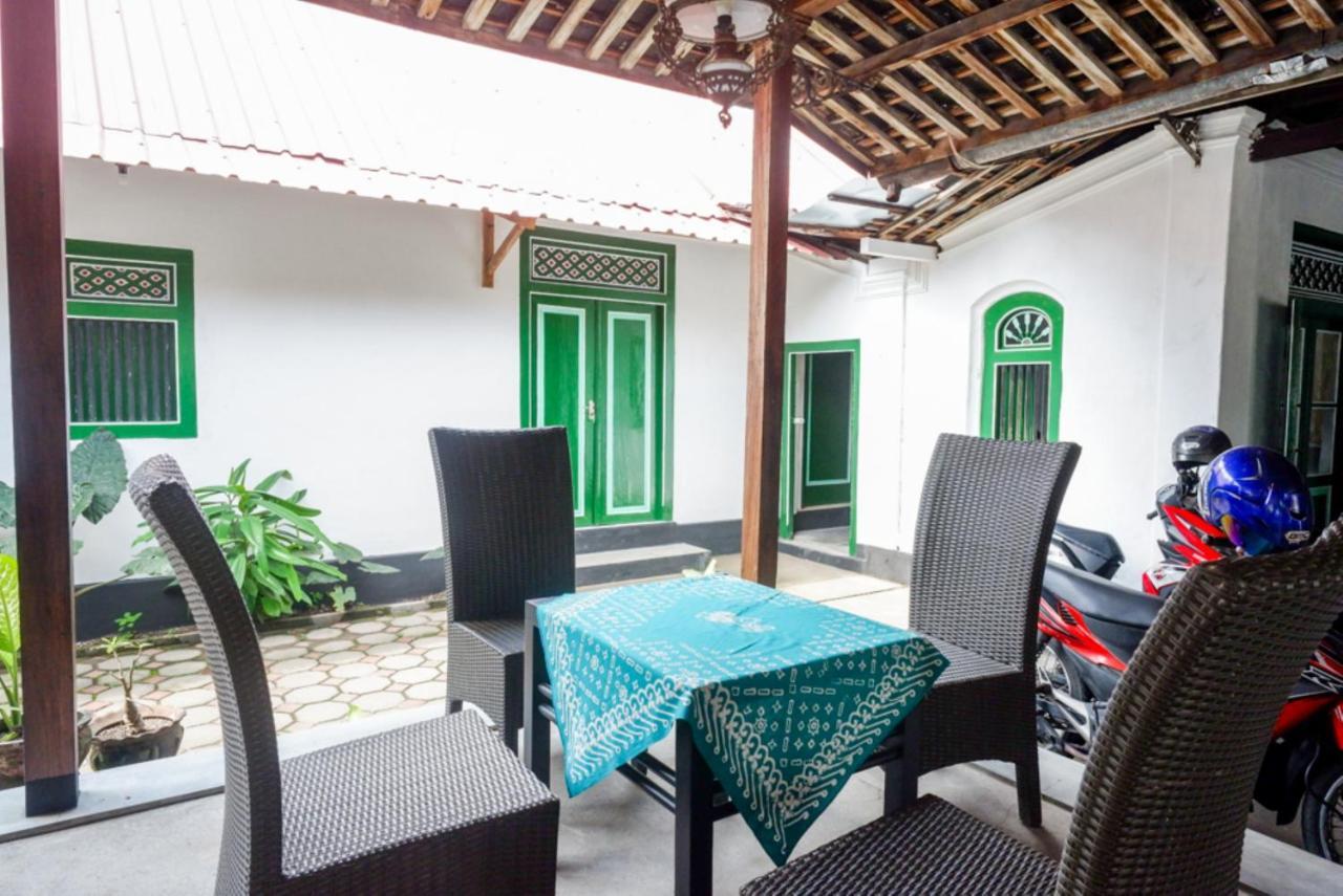 Reddoorz Syariah @ Ndalem Kembang Sore Yogyakarta Exteriör bild