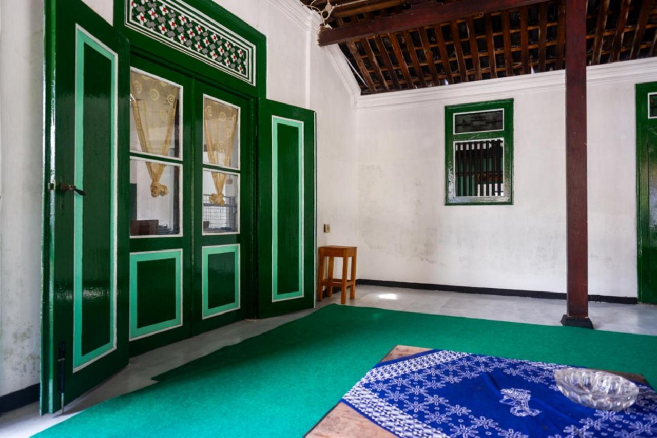 Reddoorz Syariah @ Ndalem Kembang Sore Yogyakarta Exteriör bild