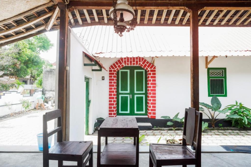 Reddoorz Syariah @ Ndalem Kembang Sore Yogyakarta Exteriör bild