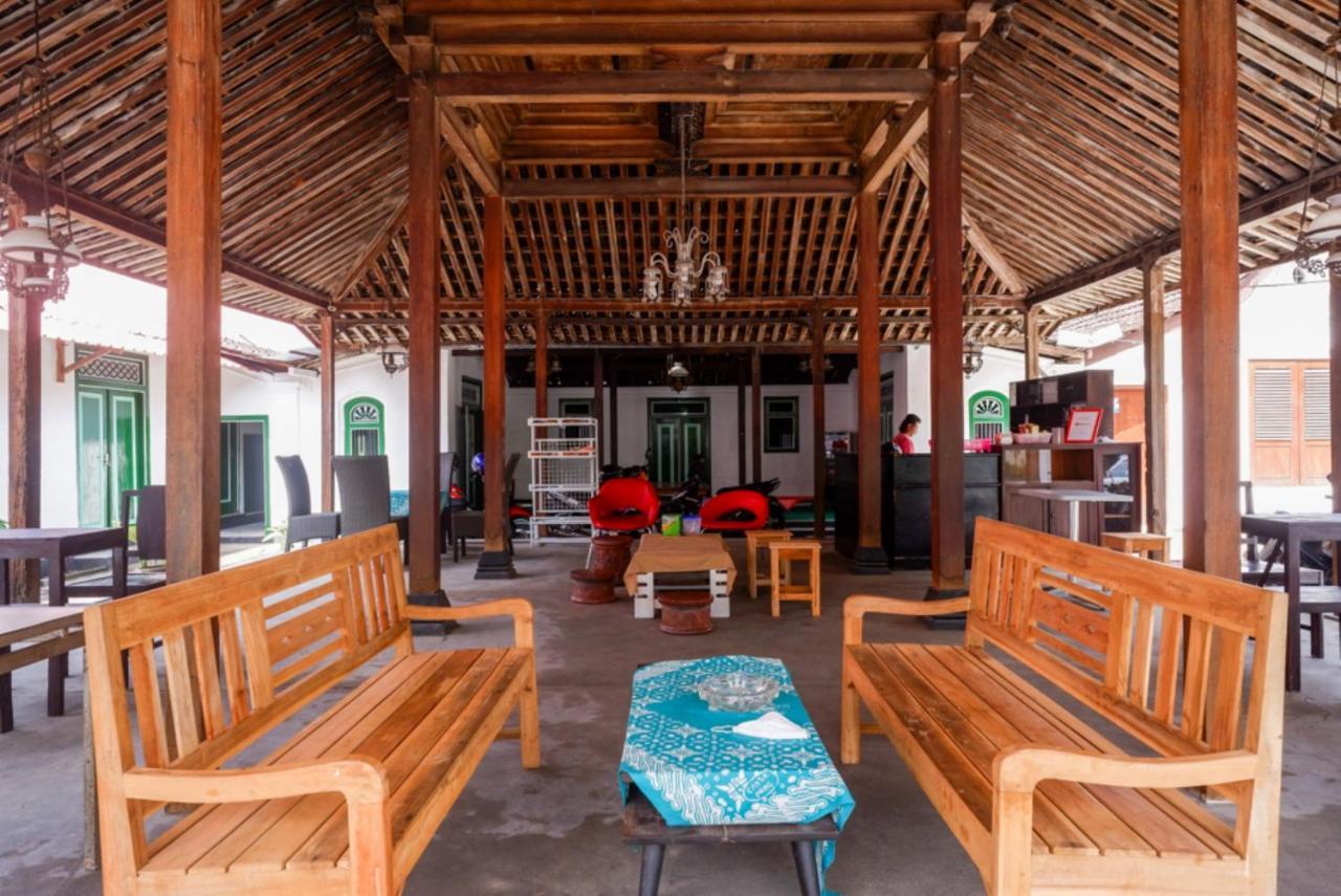 Reddoorz Syariah @ Ndalem Kembang Sore Yogyakarta Exteriör bild
