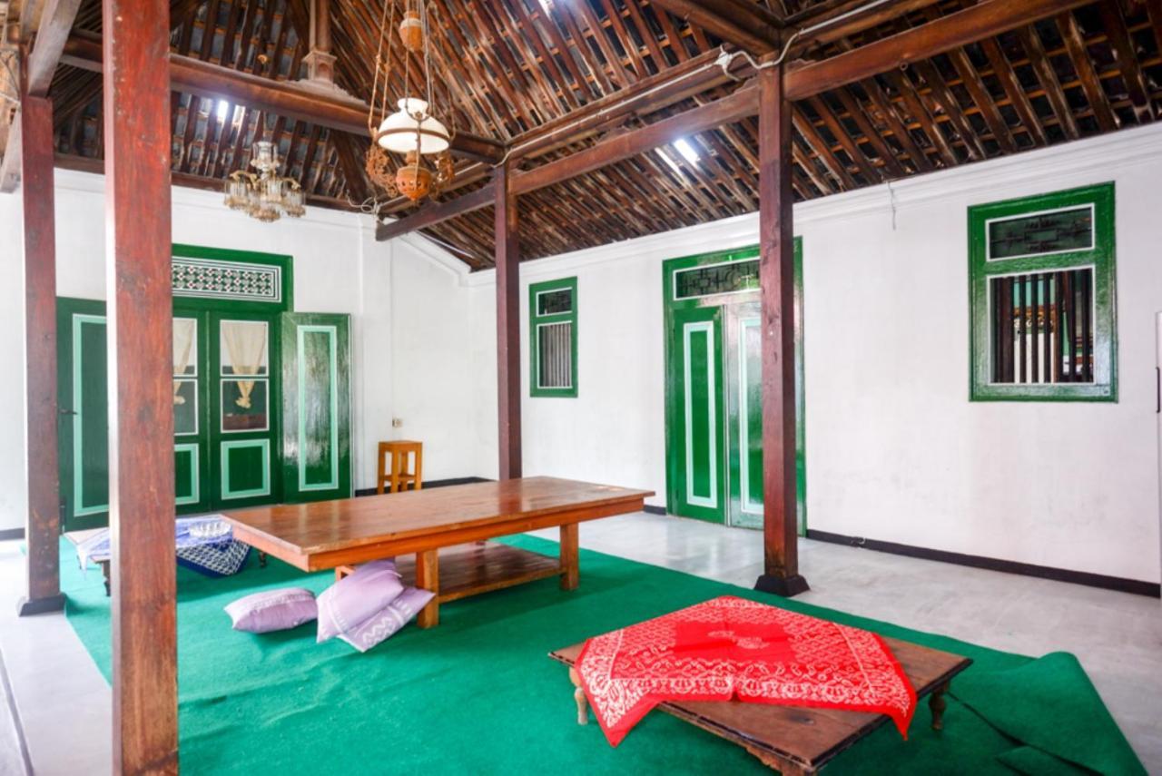 Reddoorz Syariah @ Ndalem Kembang Sore Yogyakarta Exteriör bild