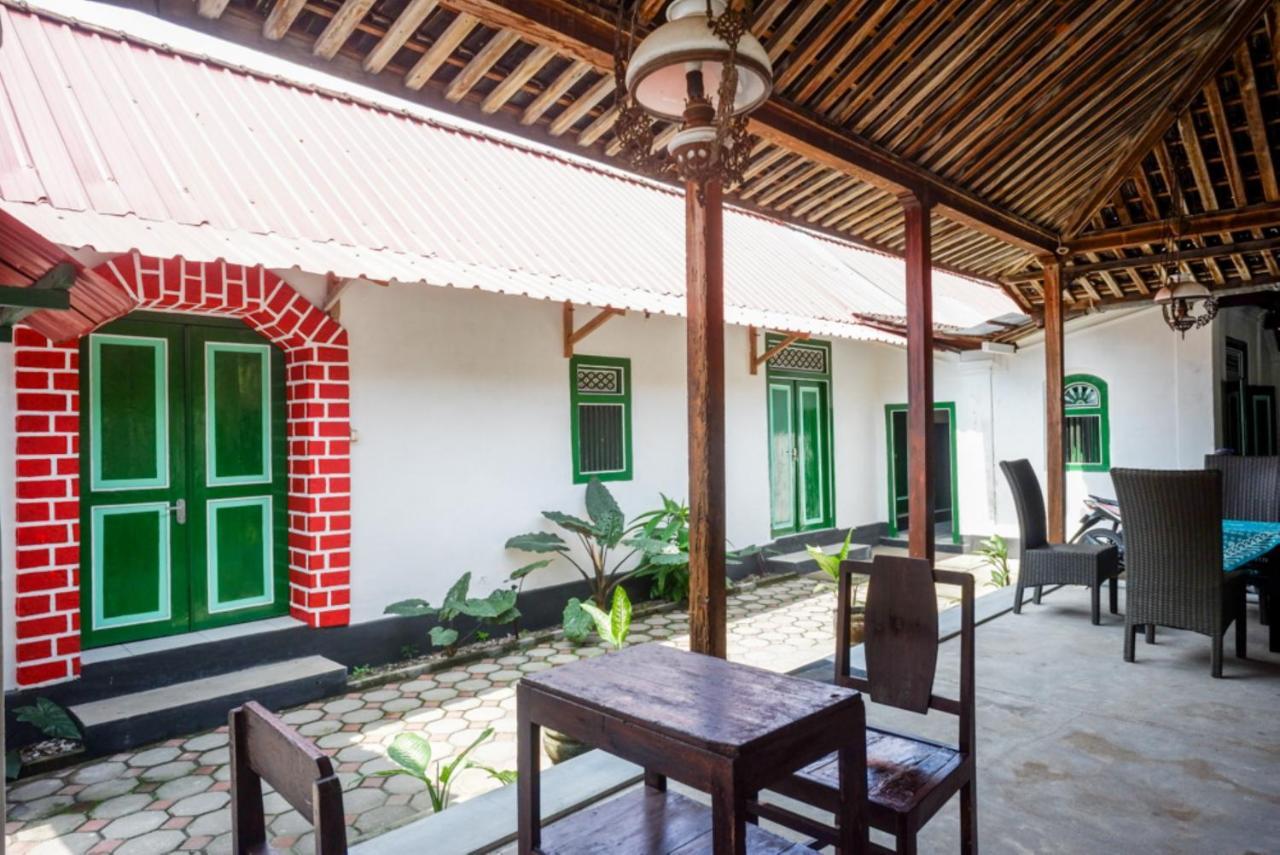 Reddoorz Syariah @ Ndalem Kembang Sore Yogyakarta Exteriör bild